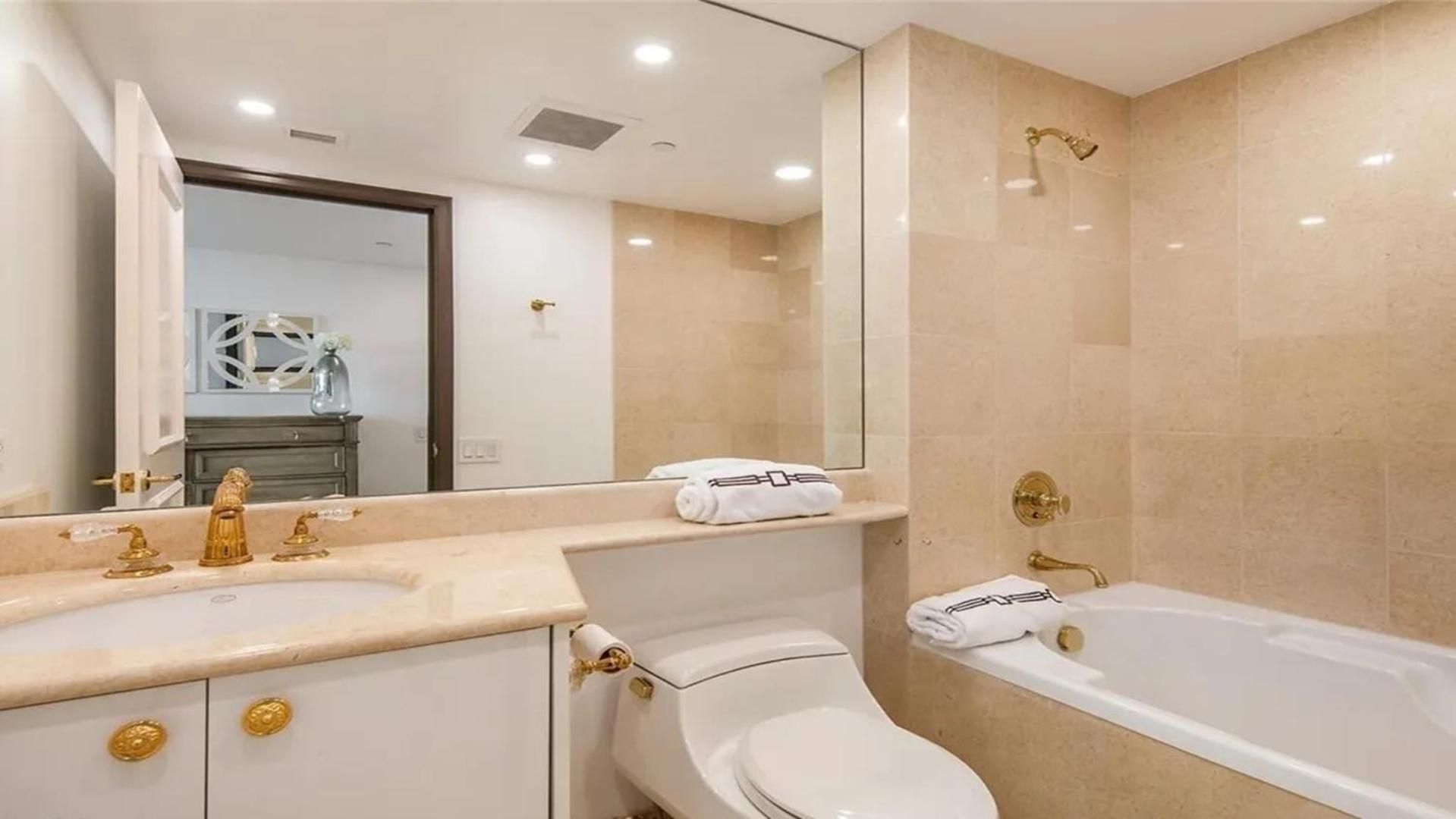 Stunning Four Bedroom Fully Professionally Remodeled Apartment Las Vegas Exterior foto