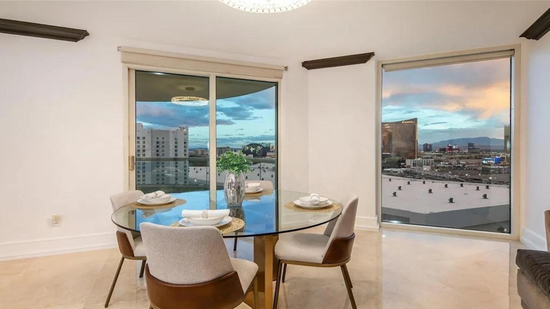 Stunning Four Bedroom Fully Professionally Remodeled Apartment Las Vegas Exterior foto